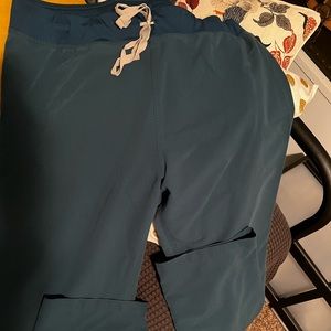 FIGS XL Livingston scrub bottoms